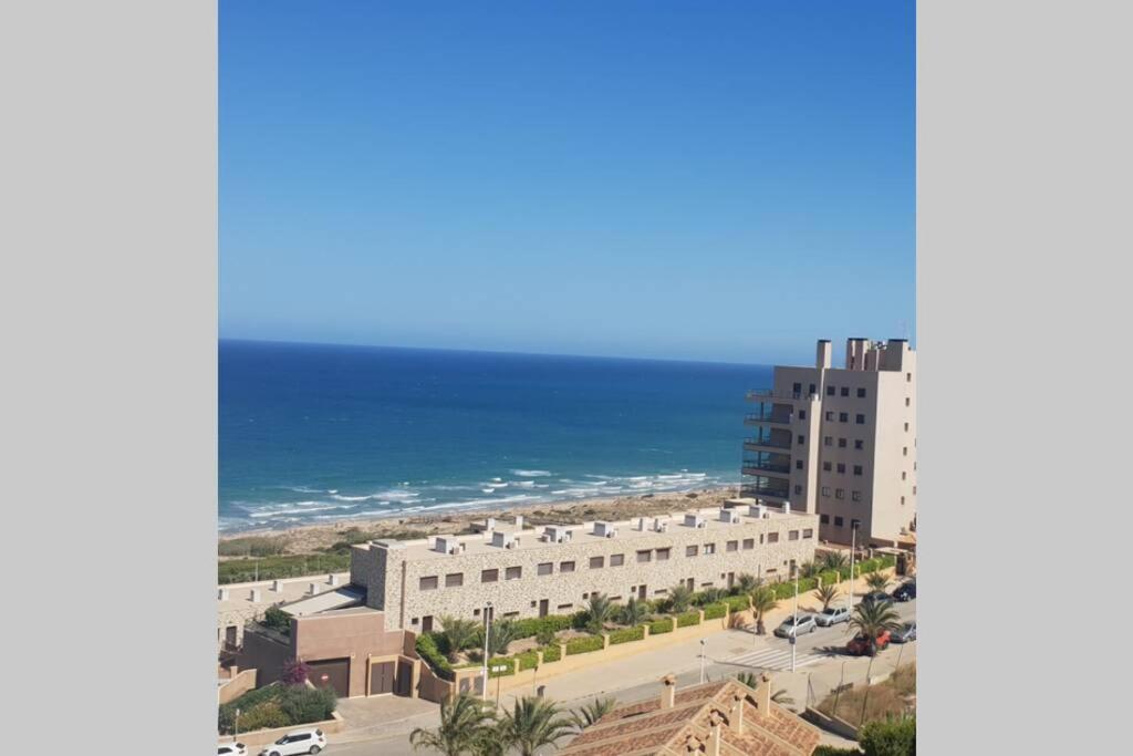 Muy Cerca Del Mar. * Arenales del Sol